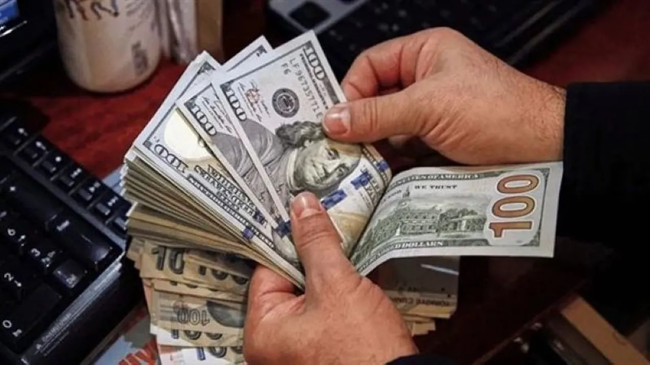 توقعات الخبراء.. احتمالية تراجع قيمة الدولار بنسبة 10% مع خفض الفائدة الأميركية